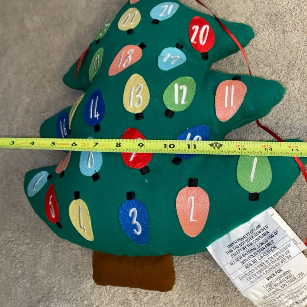 Christmas Tree Shape Advent Countdown Calendar Throw‎ Pillow 21.5” New